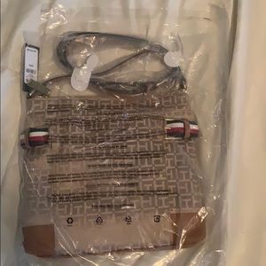 Tommy Hilfiger pocket book